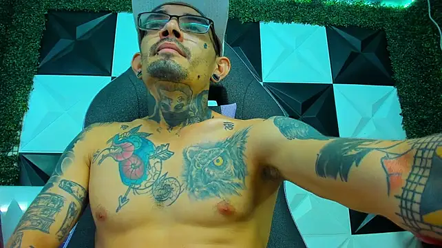 Boy_tatto77 Chat XXX in diretta