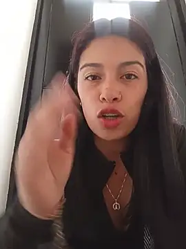 Nathaly_12 XXX чат на живо