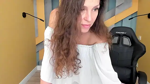 XXX chat uživo modela EllaLong
