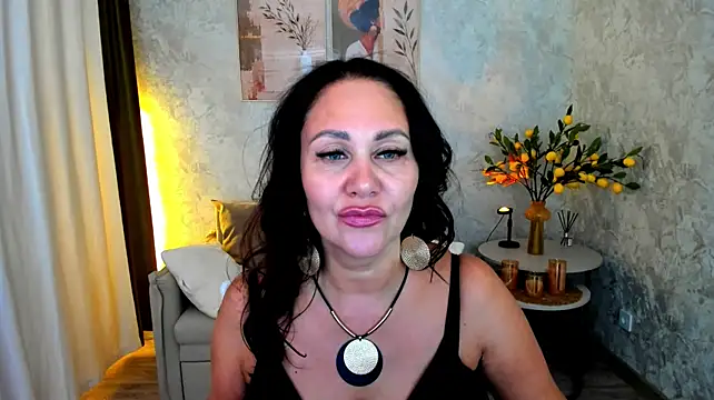 MilaUrban Live XXX-chat