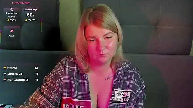 צ'אט XXX בשידור חי של CherryRushh