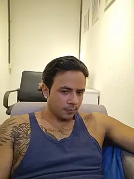 Chat +18 de moreno18rn ao vivo