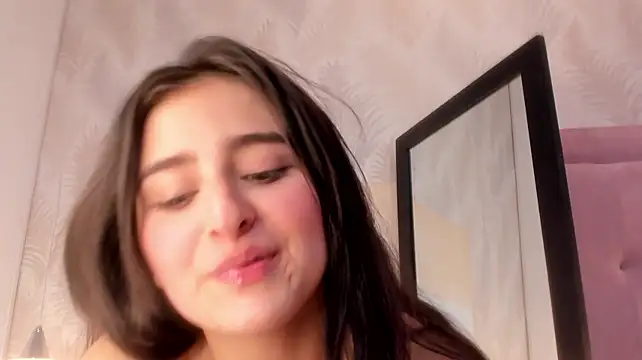 KarolyneLune Chat XXX live