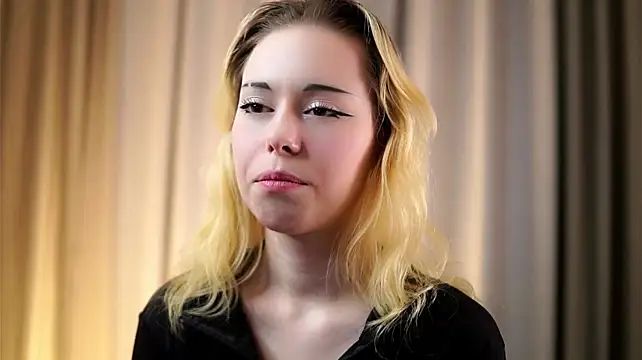 JuanaEldenn Live XXX chat