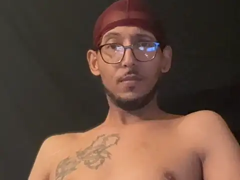 ThrowedWorldWide's Live XXX Chat