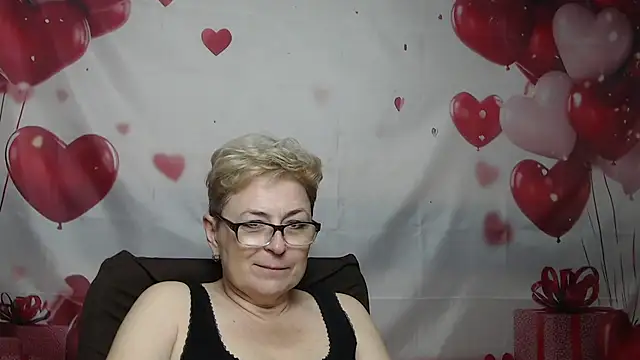 EmiliaGree Chat XXX live