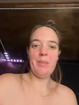 chellerayy's Live XXX Chat