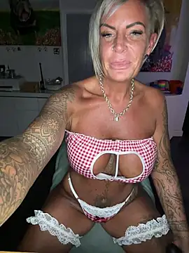 Big-Tits696969 Live XXX-chat