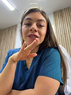 alicee16 – Naživo XXX chat