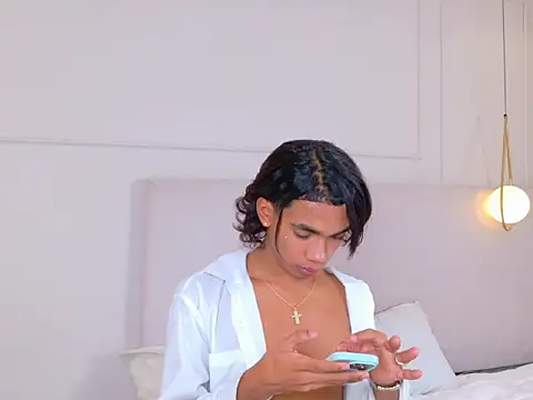AlanCuute XXX чат на живо