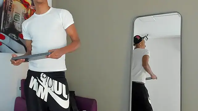 XXX chat uživo modela Ted_Ruskin