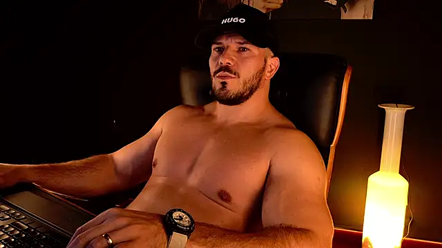 Show modela AngeloEric na web-kameri