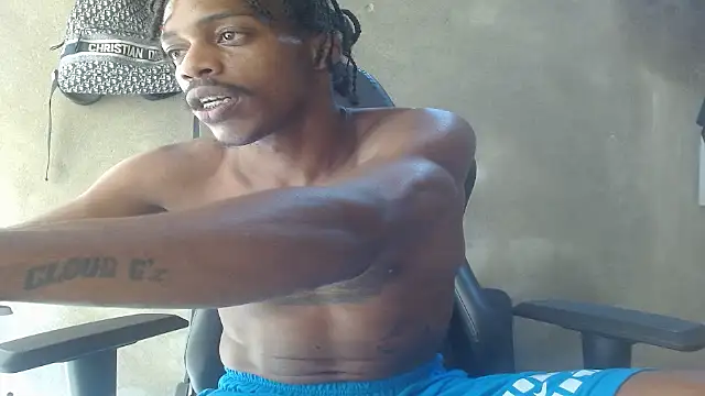 Larry-n-clouds Live XXX-chat