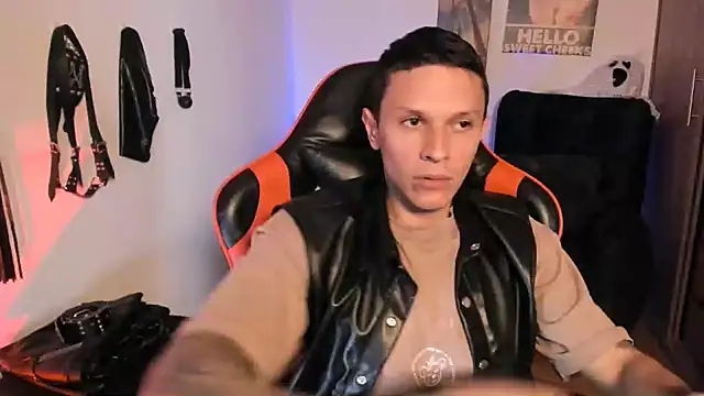 Masterdave7 live XXX chat