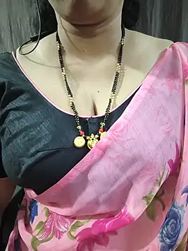 bhuvana_555 Adlı Modelin Canlı XXX Sohbeti
