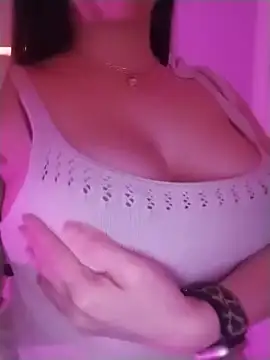 Squirt_pussyy 现场XXX聊天