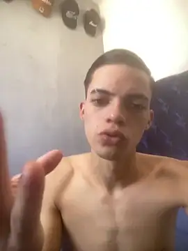Latinos_2001 Adlı Modelin Canlı XXX Sohbeti