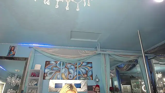 ADRIANNA_FOX élő XXX-chatje