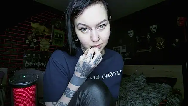 MoorderxDoll's Live XXX Chat