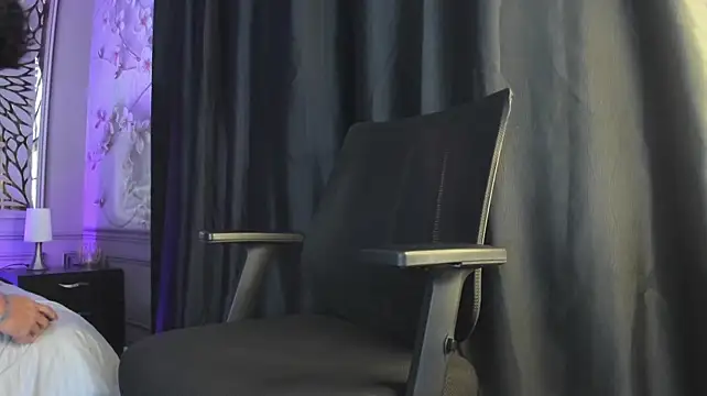 adrian_black86306 라이브 XXX 채팅