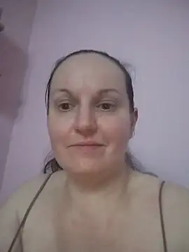 BustyLadyAlma's Live XXX Chat