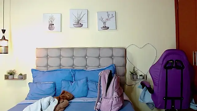 _naomi_s élő XXX-chatje