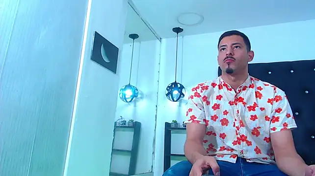 Cris_LaCobra_ 网络视讯表演