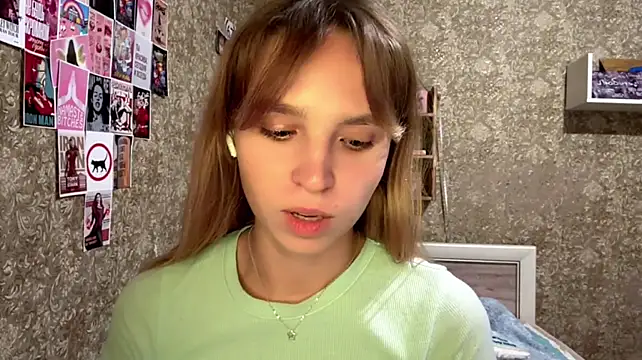LilliaEhmen élő XXX-chatje
