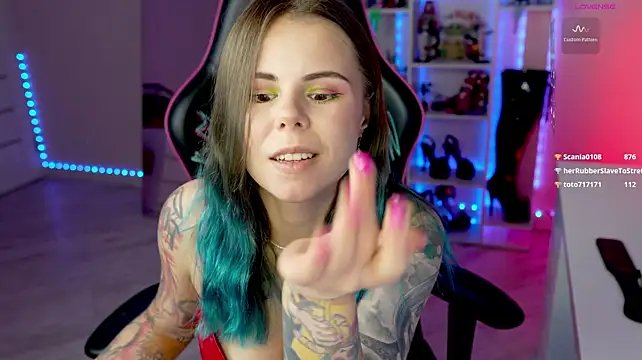 دردشة QueenAliceX الجنسية المباشرة