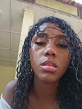 Lucia_Milano élő XXX-chatje