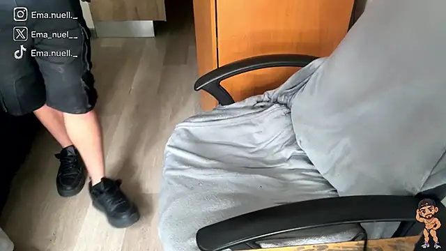 Emanuell__ 现场XXX聊天