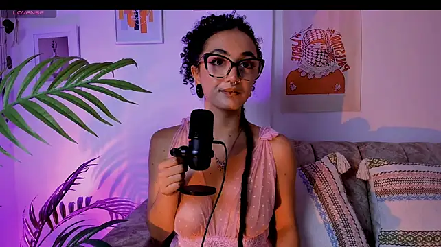 צ'אט XXX בשידור חי של CurlyMeryJane