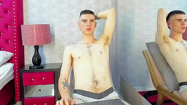 XXX chat uživo modela NickWild