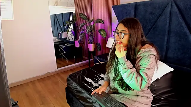 Olivia_Collinns1 élő XXX-chatje