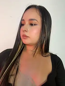 Valentina-rey élő XXX-chatje
