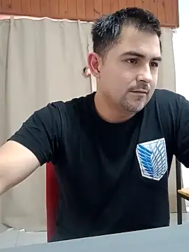 Bradd_32 élő XXX-chatje