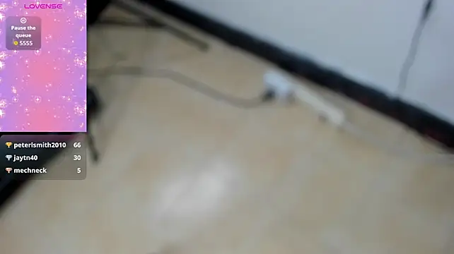 Nyla_Petite élő XXX-chatje