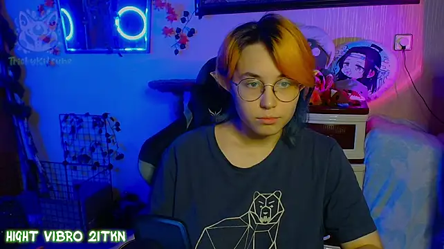 Živý XXX chat TrickyKitsune