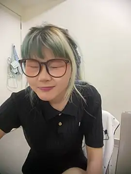 Rocket-Girl's Live XXX Chat