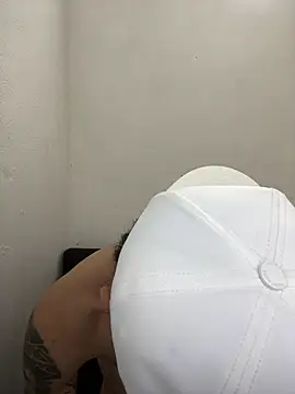 LuiguiMoore Webcam Show