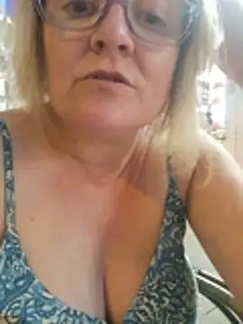 Chat XXX ao vivo de lady_charlyne