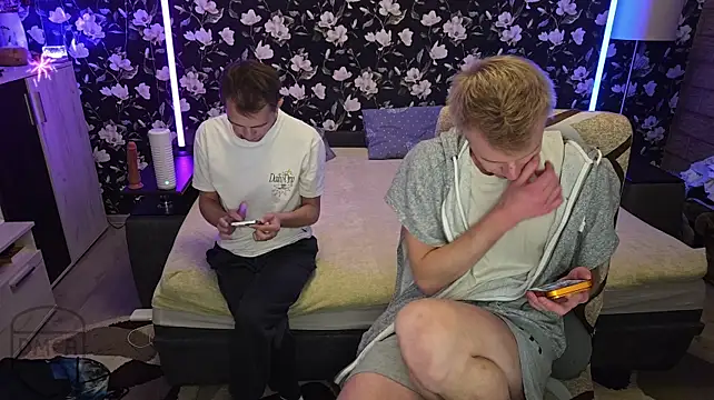 Vuittonn Live XXX chat