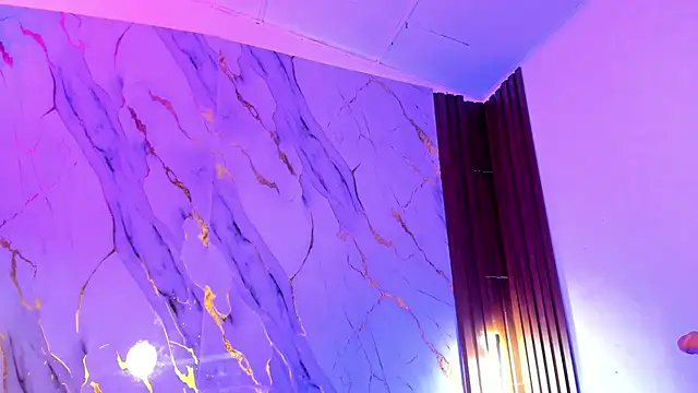 EmmiicuteのライブXXXチャット