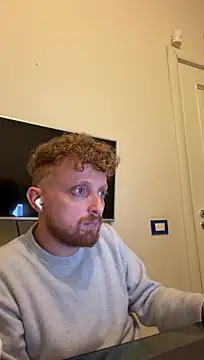 Red_dragon94 Chat XXX live