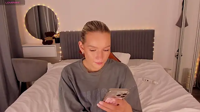 CassieRayss লাইভ XXX চ্যাট