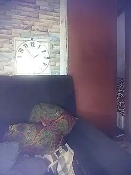queenbusty élő XXX-chatje