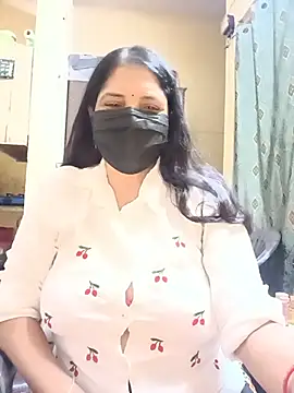 nupur_nyl élő XXX-chatje
