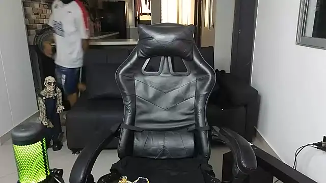 DrainExtreme's Live XXX Chat