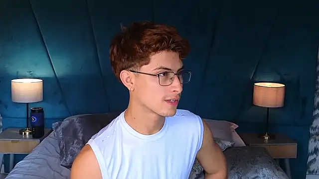 Aaron_Eze Live XXX-chat