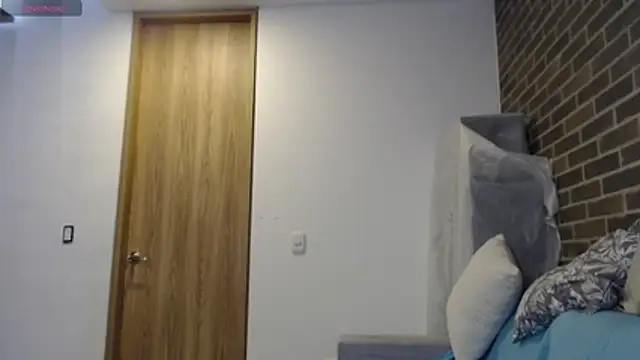 Taylor_DiamondBoy Live XXX-Chat